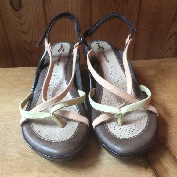 J-41 Adventure On Galaxy Leather & Vegan Low Wedge Strappy Thong Sandal Size 9M - Picture 3 of 9